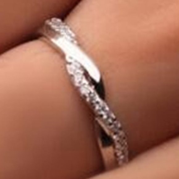❤️New Lovers Ring Two Lines Twisted CZ Wedding Women Ring, GPMB1437 - Picture 1 of 2